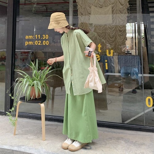 Japanese mint mambo suit for women's summer 2026 new style short-sleeved striped shirt, high waist and wide leg culottes, two-piece set