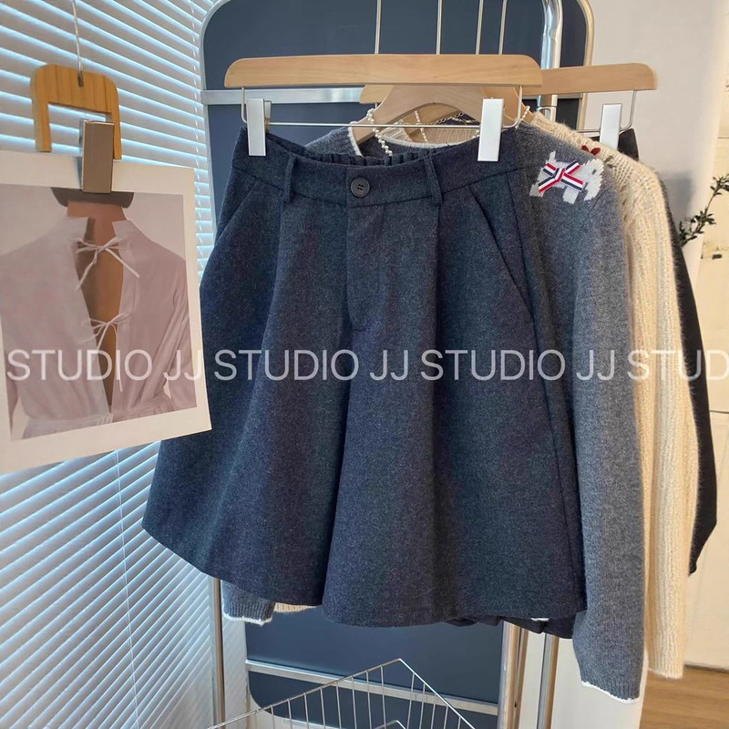 It’S Hard to Find a Pair of Pants! Korean Dongdaemun Elegant High-Waist Slimming Look Five-Point Pants Shorts Boot Pants for Women in Autumn and Winter It’S Hard to Find a Pair of Pants! Korean Dongdaemun Elegant High-Waist Slimming Look Five-Point Pants Shorts Boot Pants for Women in Autumn and Winter