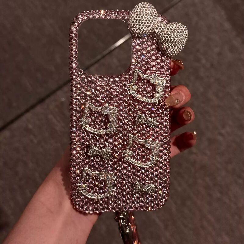 Full Diamond Hollow-Out Kt Cat Case Suitable for Apple 17 Pro Max Phone iPhone 16 Rhinestone Bow 15 Protective Case 14
