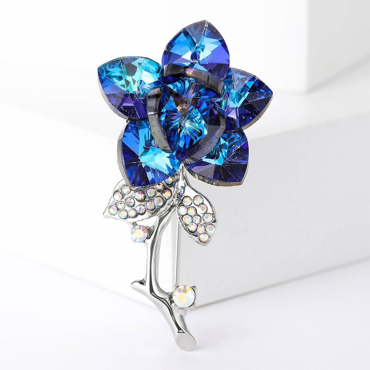 Casual, Street, Shopping Occasion Elegant Streetwear Pin Flower Alloy Rhinestones Women's Brooches