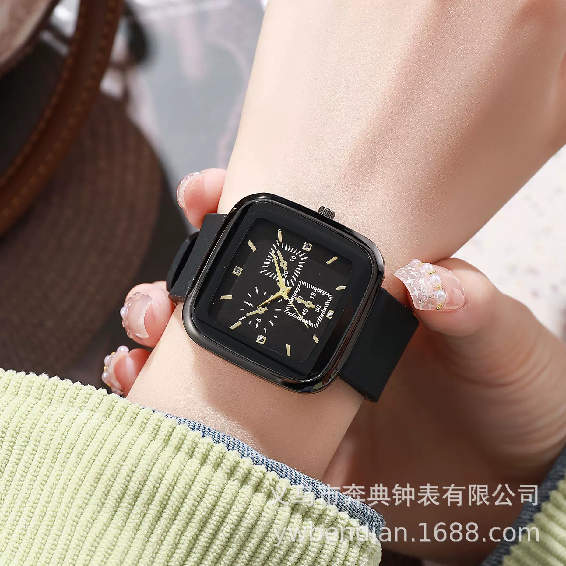 新款方形手表女士高级感冷淡风小众设计轻奢气质简约女不防水女表