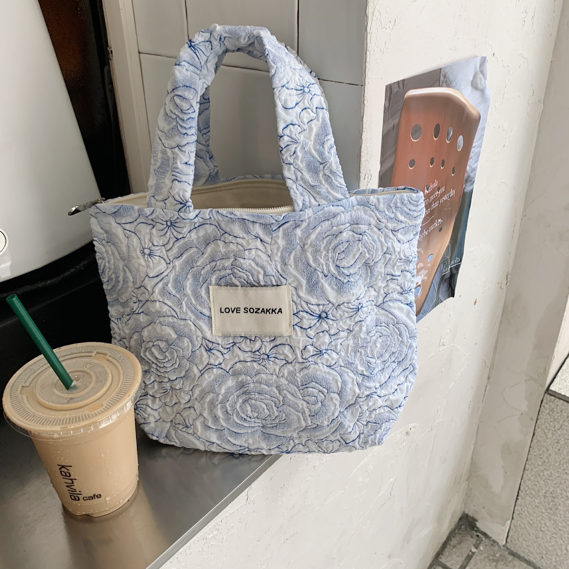 Wholesale of 25244 Jacquard blue rose large-capacity portable bags, clutch bags, storage bags, ladies' tote handbags undefined