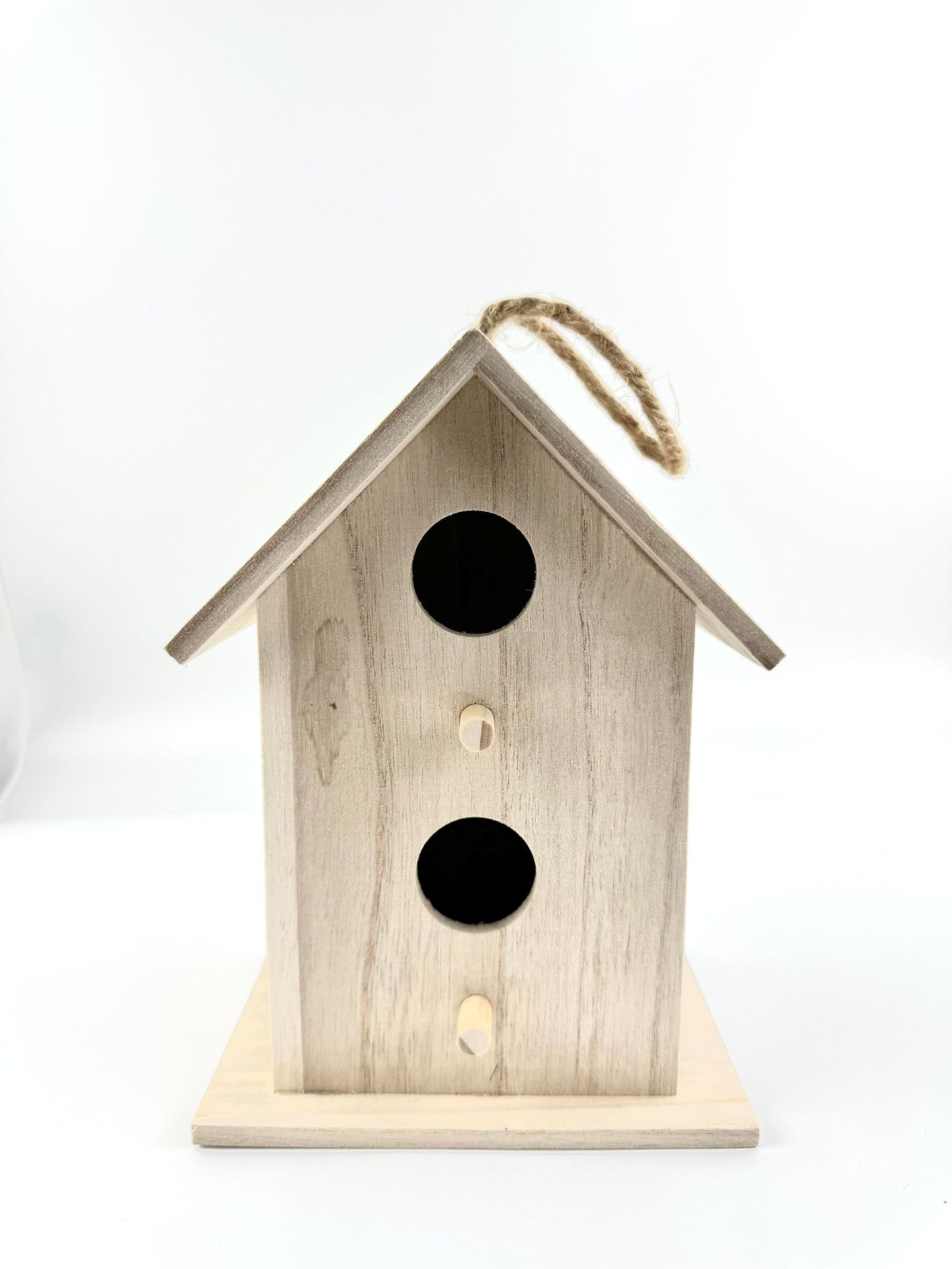 Comedero de pájaros de madera