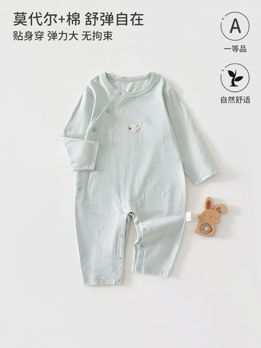 Primavera y verano nuevos productos de algodón Moti flor un estándar de manga larga baby pijama de colga inclinada baby overcoat