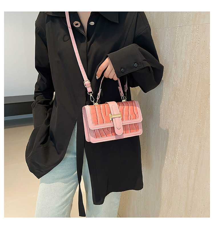 Håndholdt firkantet steinmønster 2024 Ny stil, trendy, eksklusiv, design i liten nisje, fasjonabel enkel kryssskulder_voghion.com