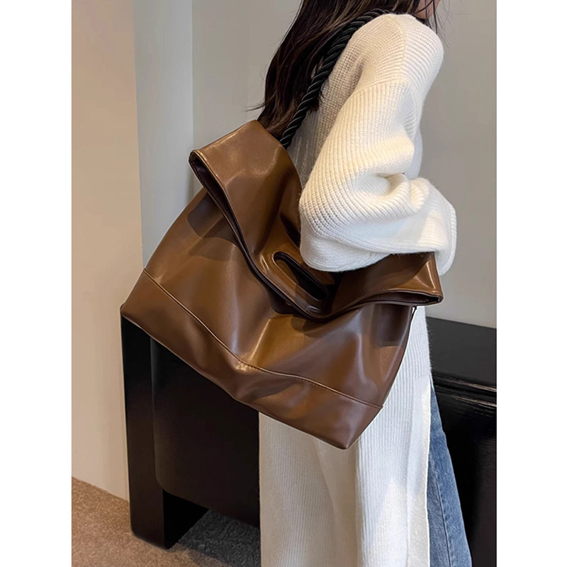 Brown Soft Leather Large-Capacity Tote Bag for Women 2025 New Commuter Large Bag Student Class Shoulder Crossbody Bag
