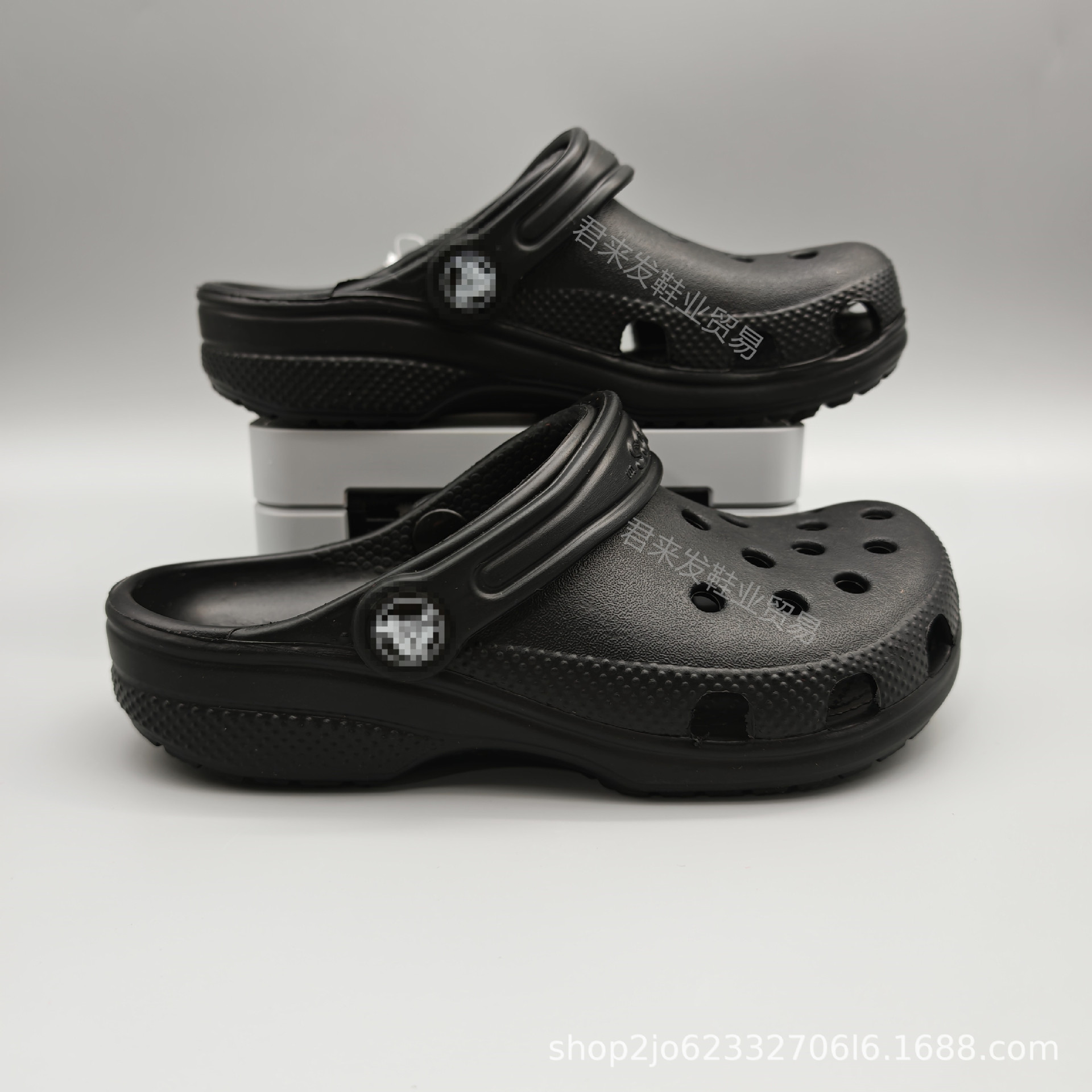 Fábrica de venta directa de zapatos de hueco de niños y niñas, zapatos de verano respirables antideslizantes zapatillas de playa ligeras al por mayor