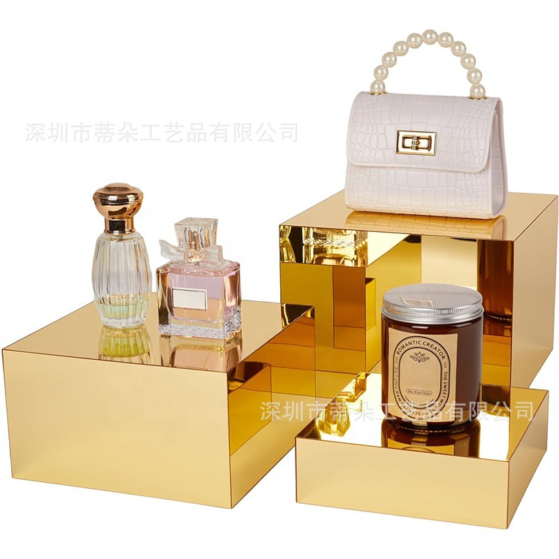 金色镜面亚克力食物展示台阶