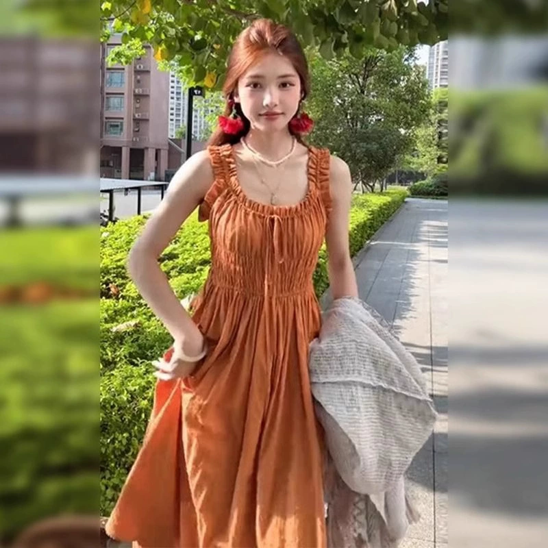 Летнее платье-миди для женщин, французский стиль, утягивающее талию, на бретелях, пляжный стиль, новинка 2025 года, для курорта.