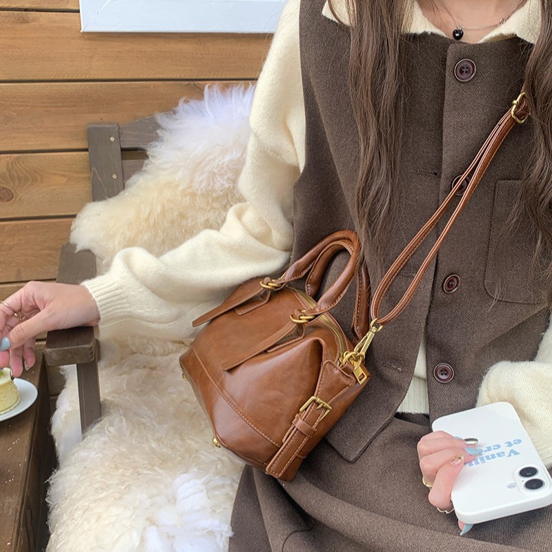 Vintage Niche Handheld Bowling Bag For Women Autumn 2026 New Trendy Korean Commuter Multifunctional Crossbody Bag - Thumbnail 4