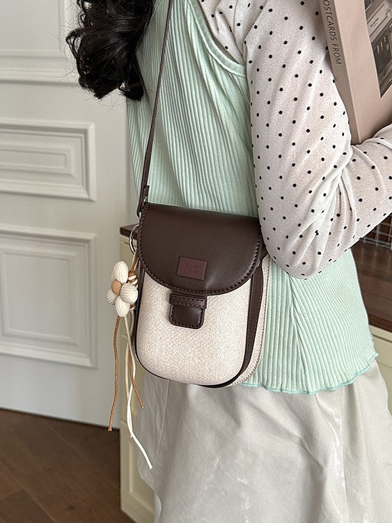 Bolso de mujer de verano popular portátil herradura de caballo bolso de teléfono móvil de textura alta moda color contraste bolso de hombro