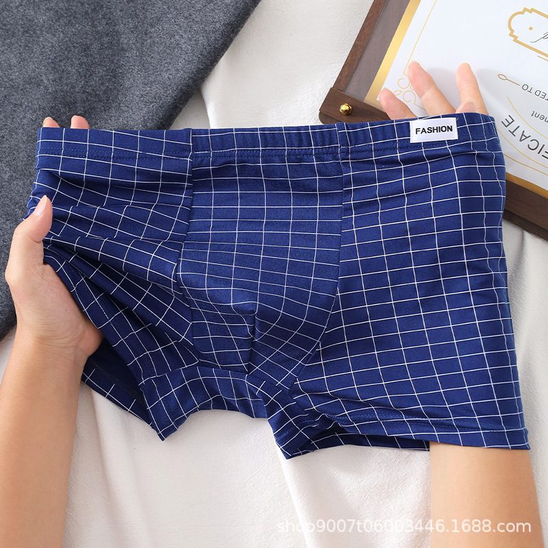 Plaid men's underwear men's cotton breathable boxer shorts young boys boxer shorts head pants wholesale generation