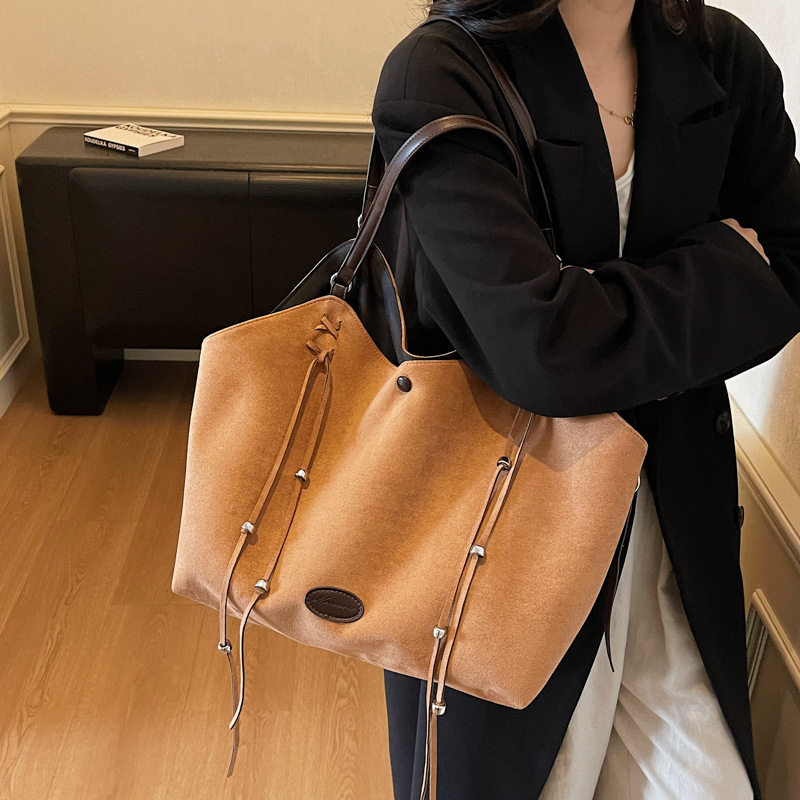 韩版时尚通勤大容量包包女2025新款上班休闲托特包小众百搭单肩包|undefined
