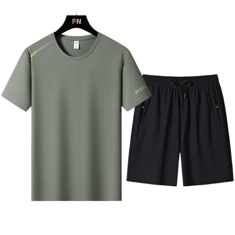 2025 traje de pantalones cortos de manga corta de seda de hielo de verano para hombres y mujeres con el mismo estilo cuello redondo de secado rápido casual traje de talla grande al por mayor de fábrica