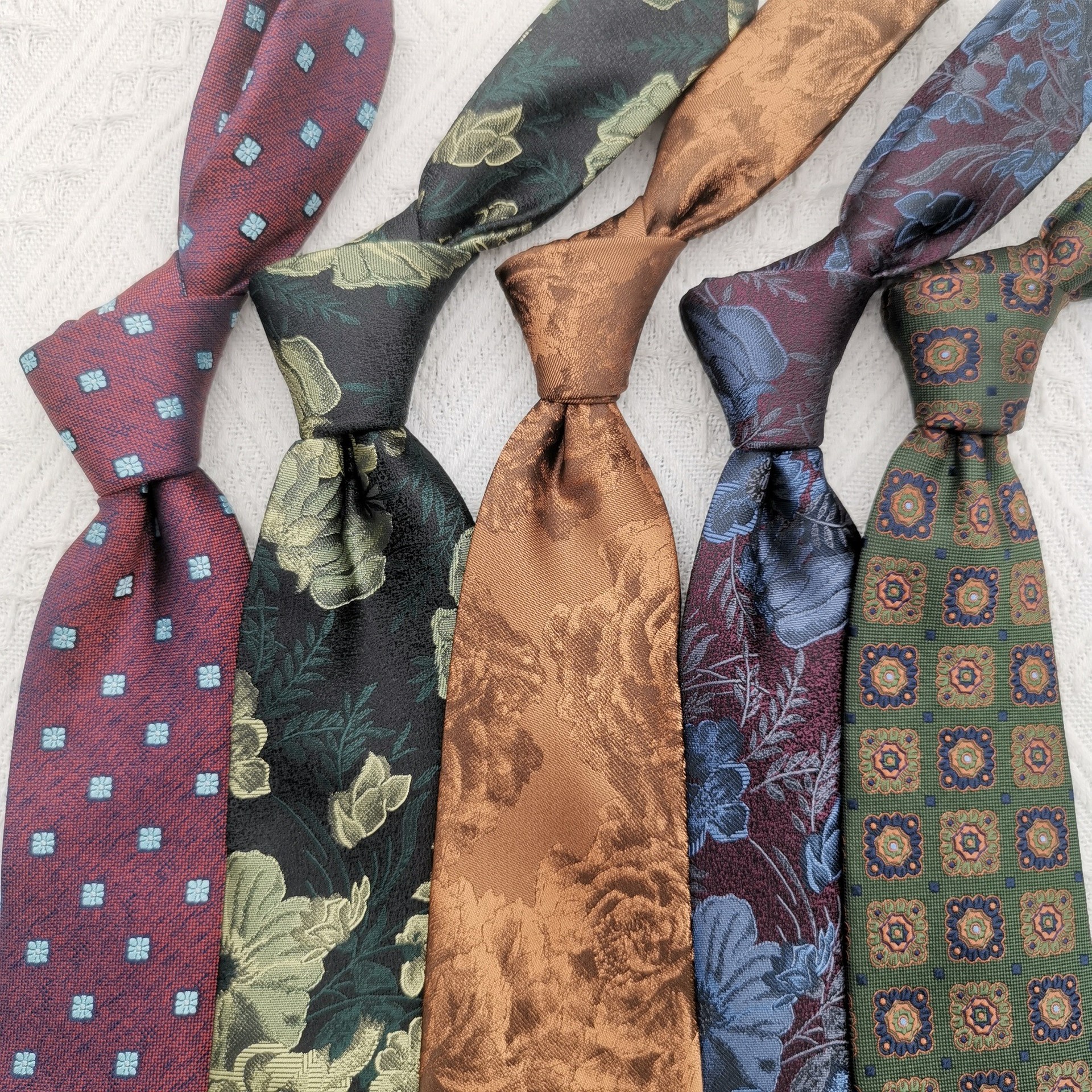Italy's gentleman retro patterns of the Golden Green wedding tie