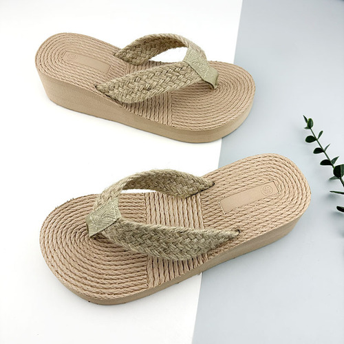 Platform wedge straw woven travel flat sandals for women, Korean style, trendy outdoor wear, herringbone pattern, fashionable women's flip-flops with strap
