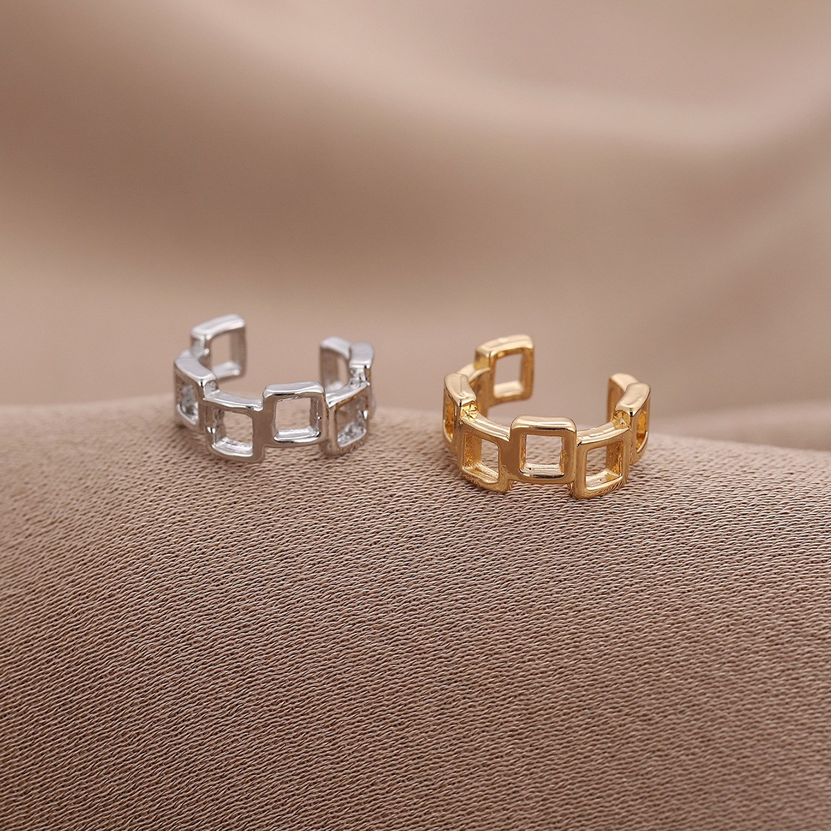 Estilo coreano personalizado pendientes simples de alta calidad en forma de U irregular clip de oreja cuadrada simple clip de hueso de oreja sin oreja al por mayor