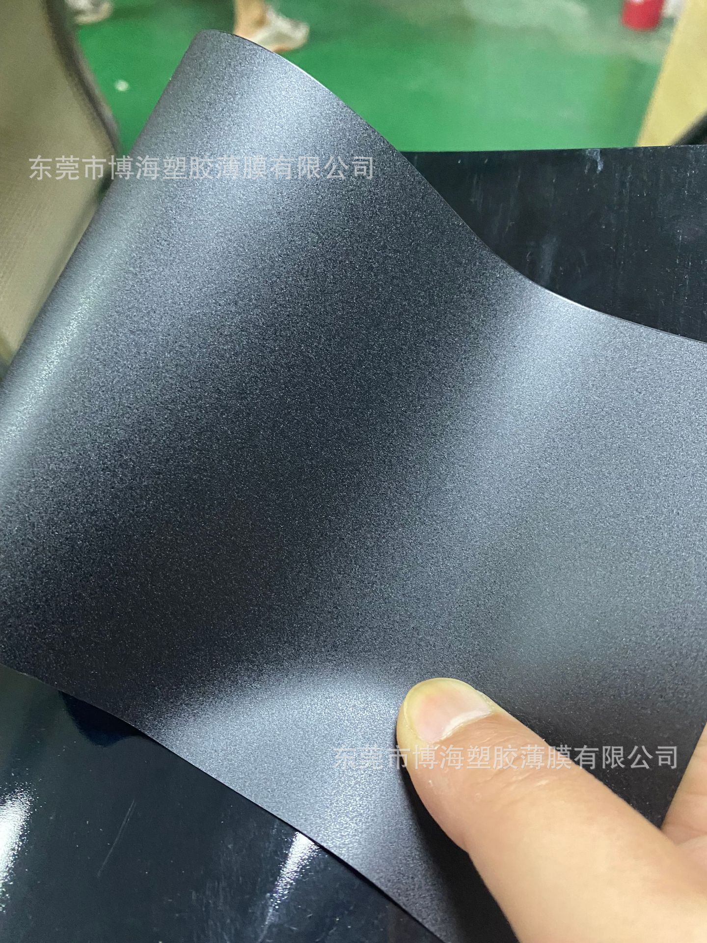 供应0.175mmV0等级黑色无卤防火阻燃pc薄膜，可安规格分卷切片