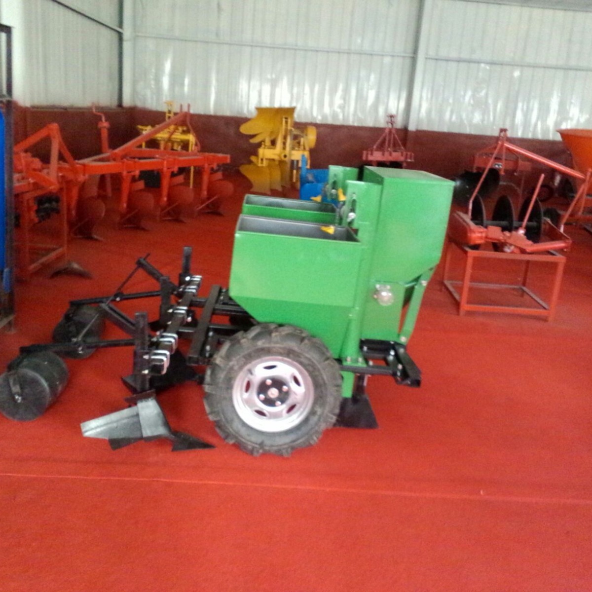 供应播种机销售双行土豆种植机械2CM 2马铃薯种植机