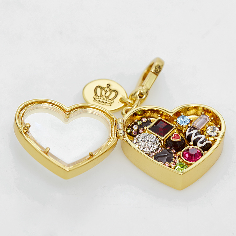 Heart-shaped pendant 7