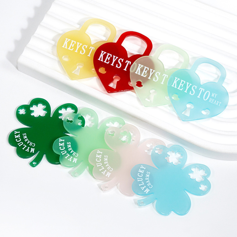 New Acrylic Plastic Love Lock DIY Accessories Lucky Clover Leaves Accessories Keychain Wholesale