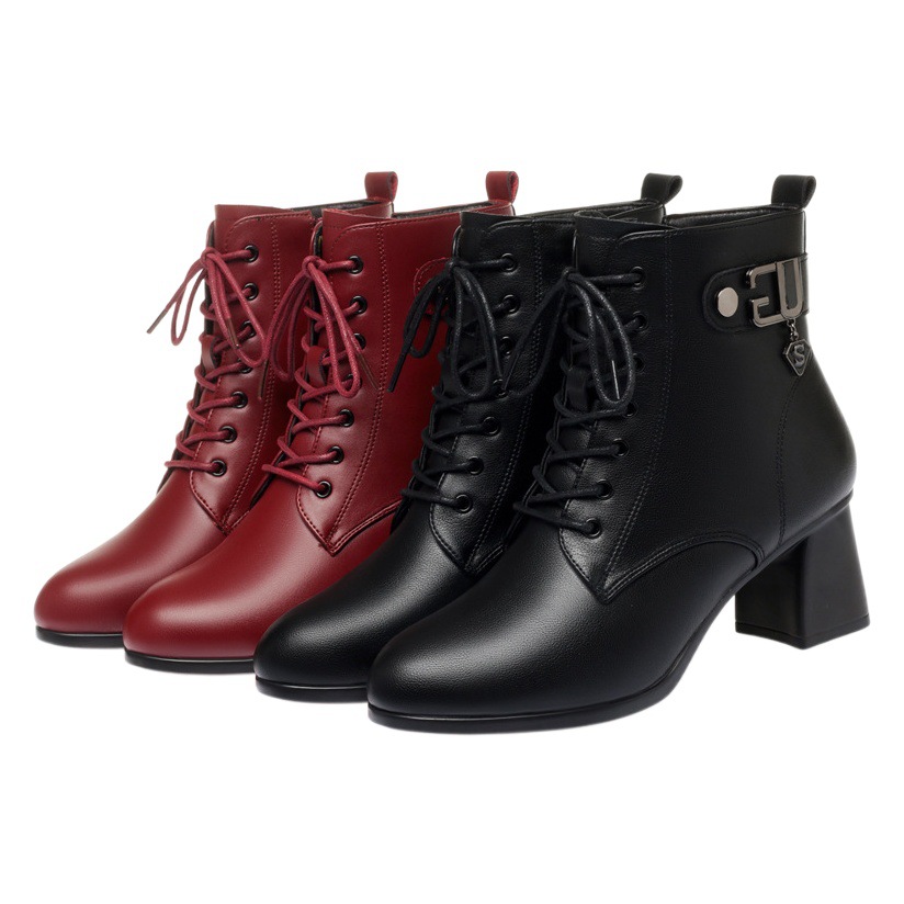 Fábrica al por mayor 2024 nuevas botas Martin de tacón medio zapatos de cuero forrados de lana de invierno de las mujeres botas cortas de cuero suave zapatos de madre transfronteriza