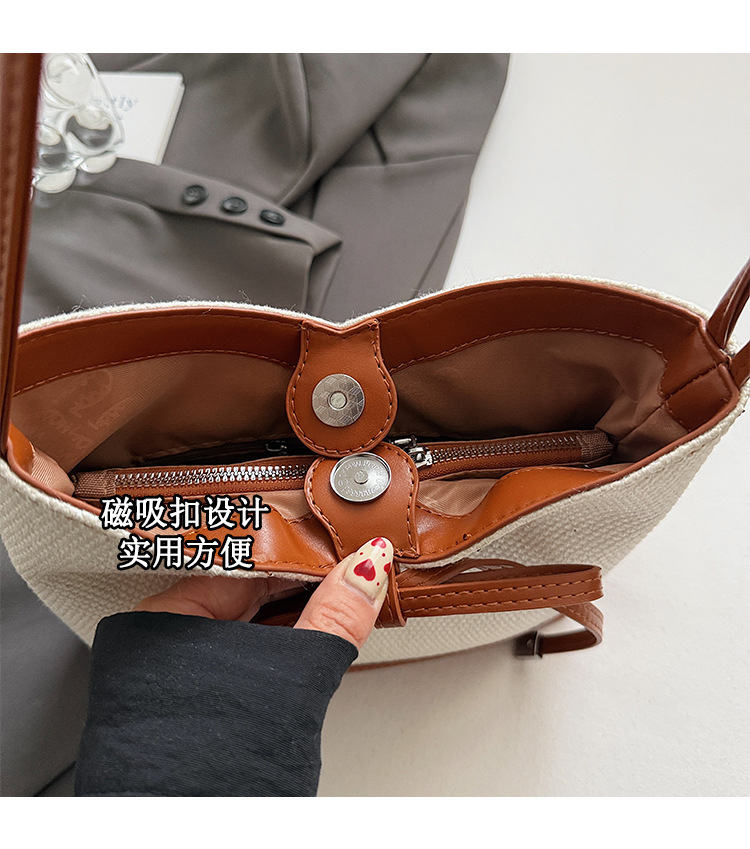 Simple and large-capacity tote bag for women 2025 new style in a two-color Korean-style casual underarm bag with a bow, fashionable and sweet Item Picture