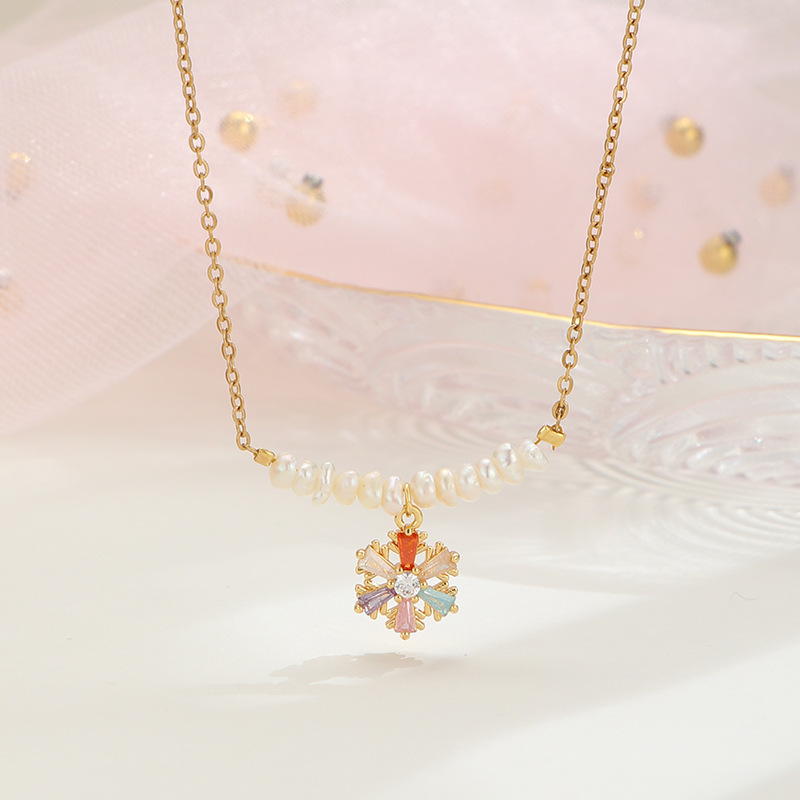 Simple Style Flower Copper Inlay Artificial Pearls Zircon Pendant Necklace 1 Piece