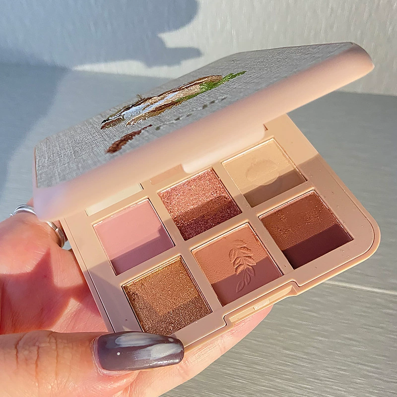 Novo Eye Shadow Новая вышивка Девять цветов макияжа глаз, естественный S-треугольное моделирование теней Hojo Домашняя студентка