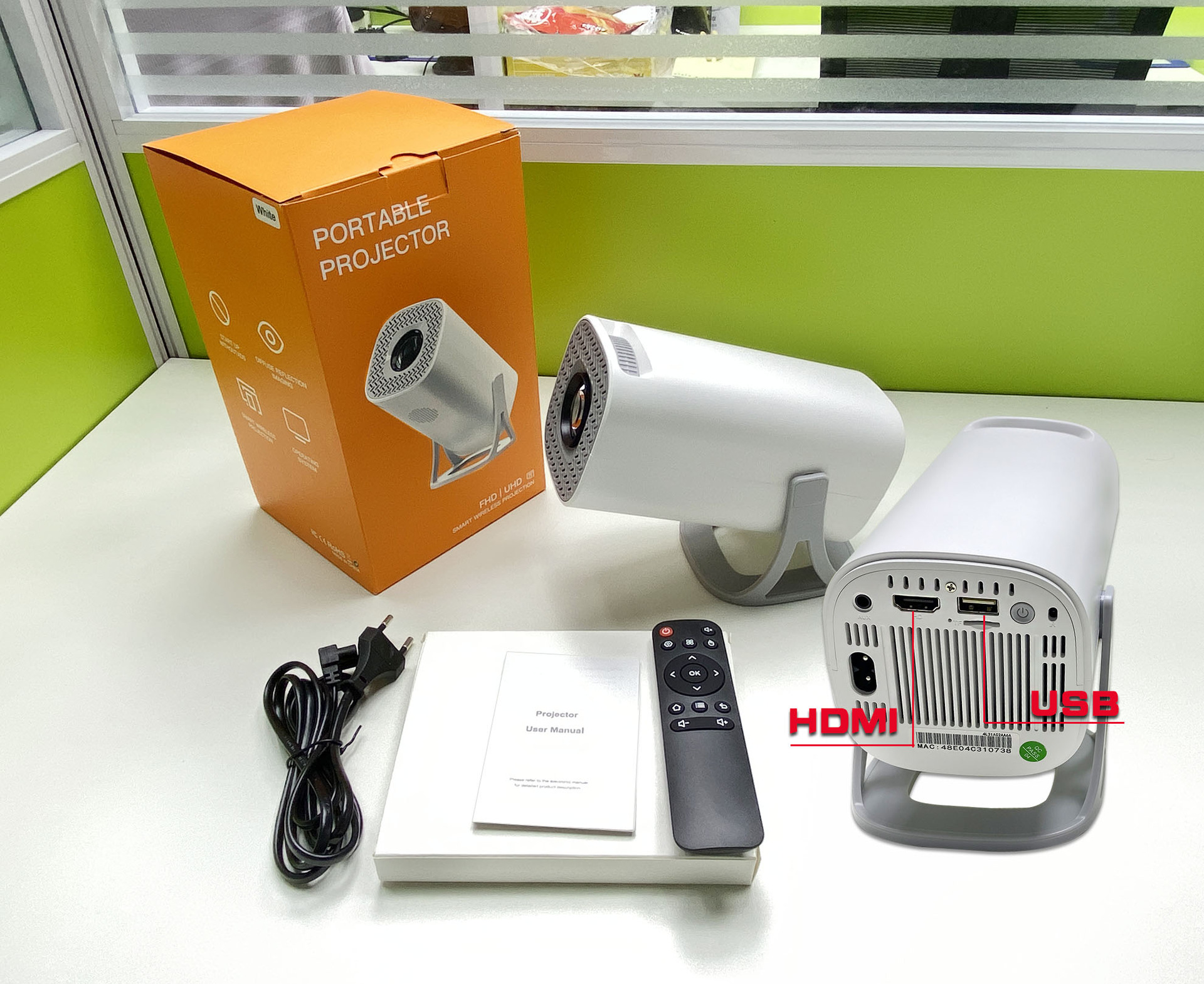 Proyector de juegos transfronterizo, mini proyector portátil para exteriores, puede proyectar video 4K desde el teléfono móvil a la misma pantalla, calidad ultraclara