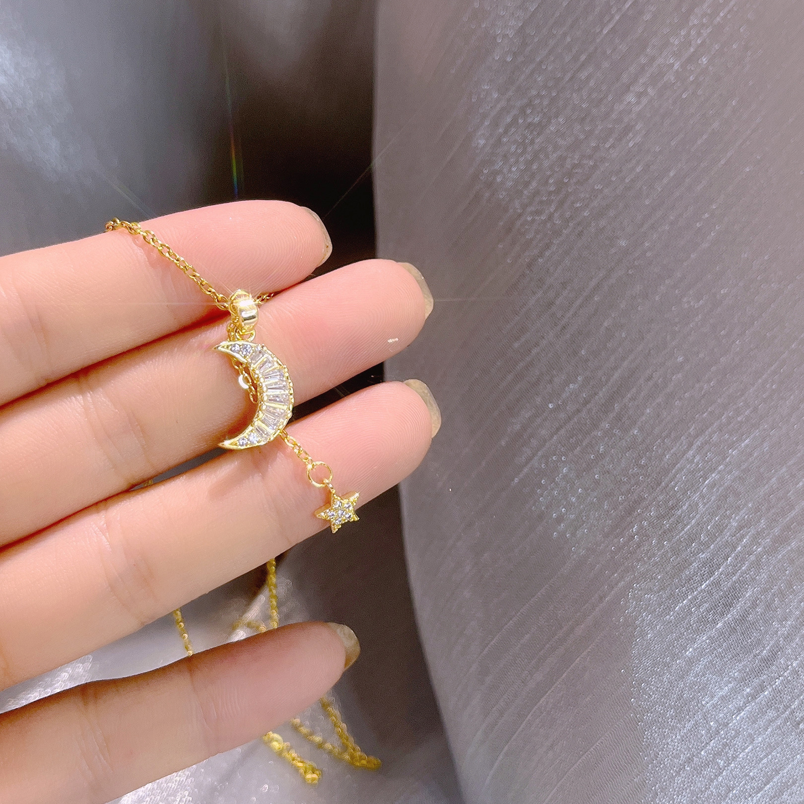 7g Weight Elegant Star Moon Titanium Steel Plating Inlay Zircon 18k Gold Plated Necklace
