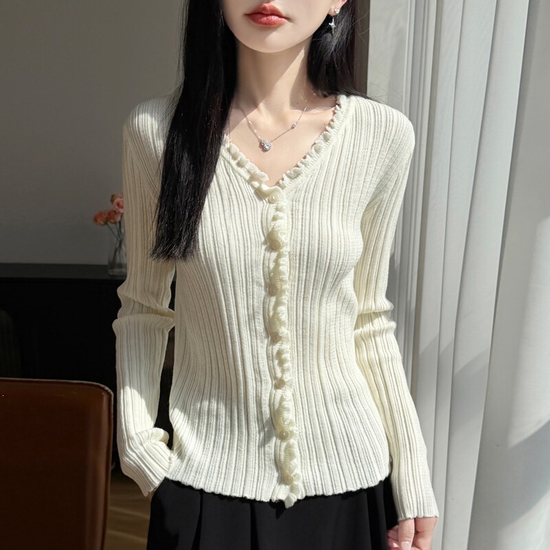 2026 new gentle style ruffled V-neck long-sleeve single-breasted knitted cardigan for women, fashionable loose and slimming top 2026 new gentle style ruffled V-neck long-sleeve single-breasted knitted cardigan for women, fashionable loose and slimming top