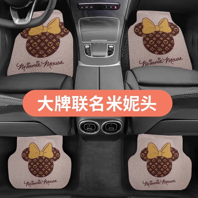 Single-piece tailable main and co-pilot foot mat dirt-resistant universal easy-to-clean car mat cute cartoon car silk ring foot mat