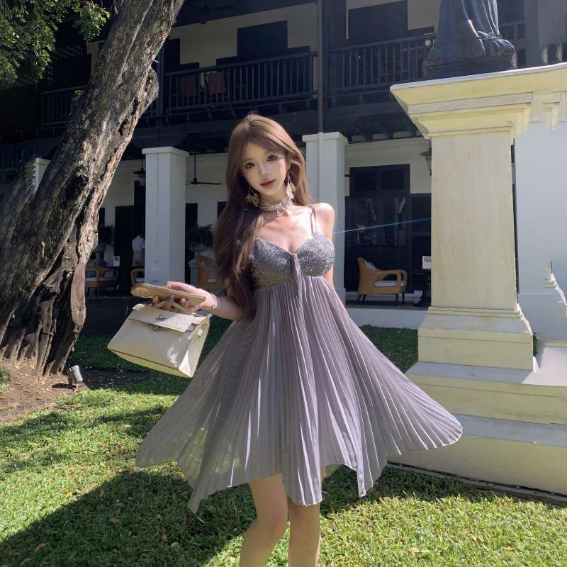 Elegant Socialite Style High-End Rhinestone V-Neck Backless Slip Dress Birthday Gown with Cinched Waist and Pleated Short Skirt for Women in Summer