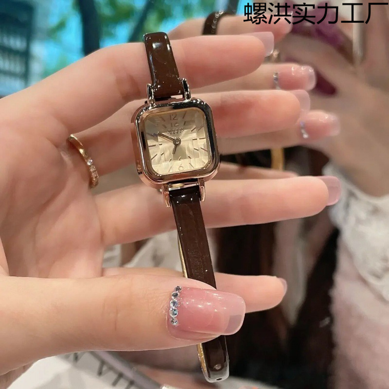法国小众手表女泫雅风复古方形小表盘显白简约初中学生学院风