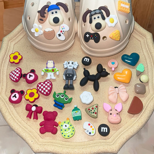Hole shoes DIY accessories cute cartoon shoe clips sandals shoe decorations for women hole shoes accessories detachable shoe flowers wholesale