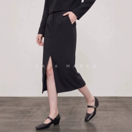 女式毛呢外套;休闲裤;女式衬衫