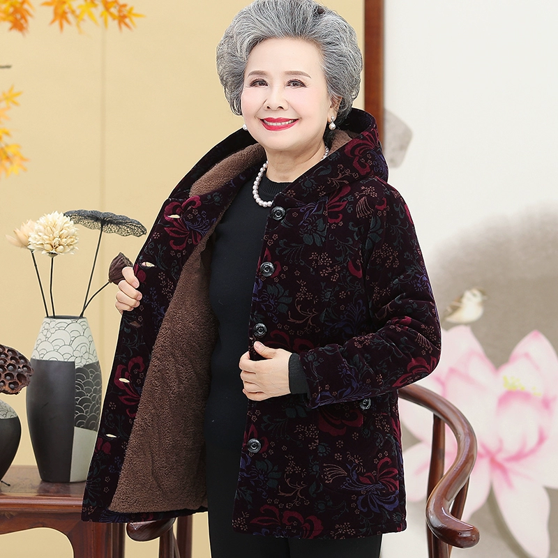 Бабушка в зимнем хлопчатобумажном пальто для пожилых женщин плюс пуховое пальто