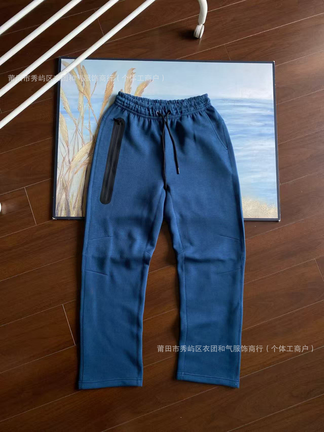 바지.짙은 파란색
