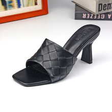 �W���ļ��¿����ЬŮ�r�К��|�W���L��݋���^һ����Ů�߸�����Ů