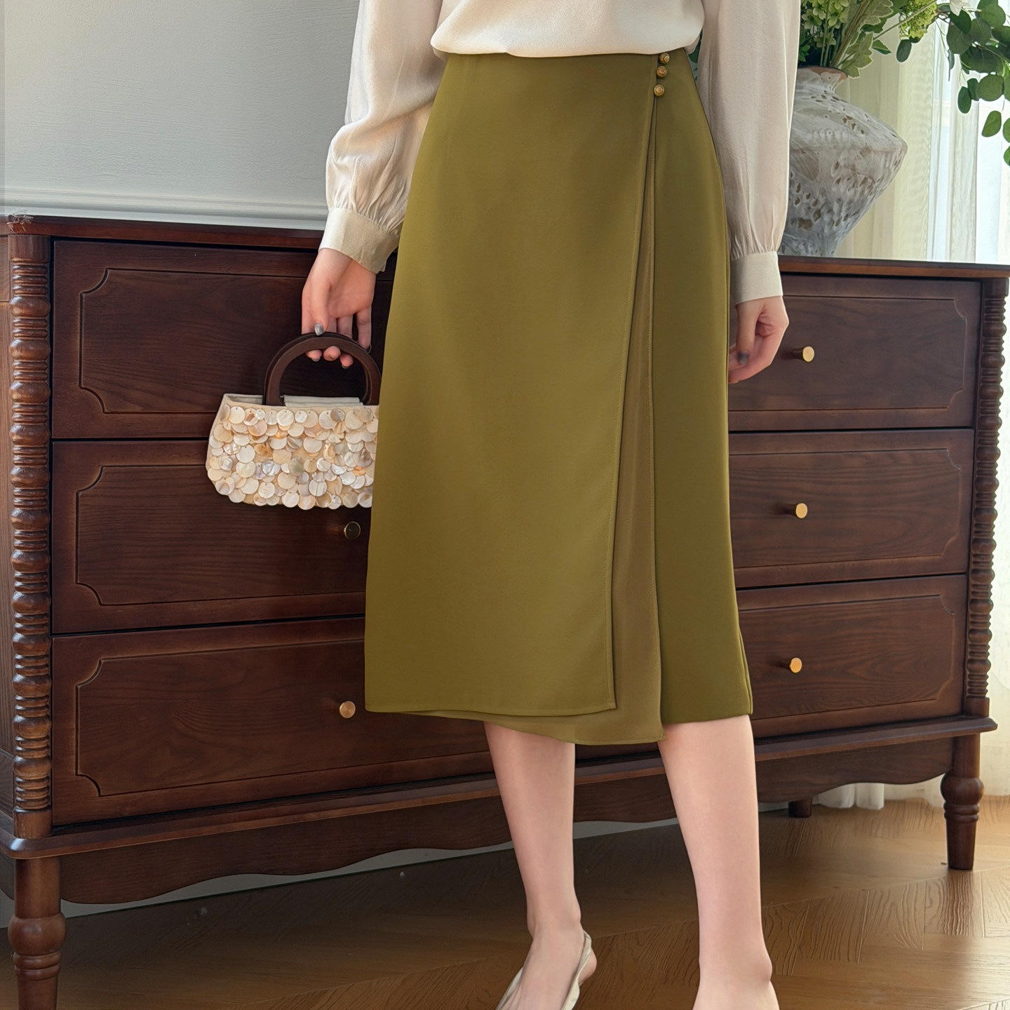 2026 Autumn New Arrival Commuter Style High-Waisted A-Line Midi Skirt for Women, Slimming and Elegant Style, 6993