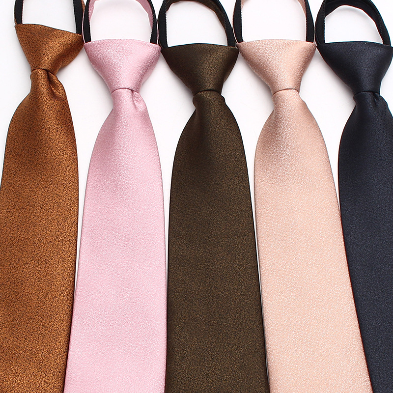 Solid color tie with zipper