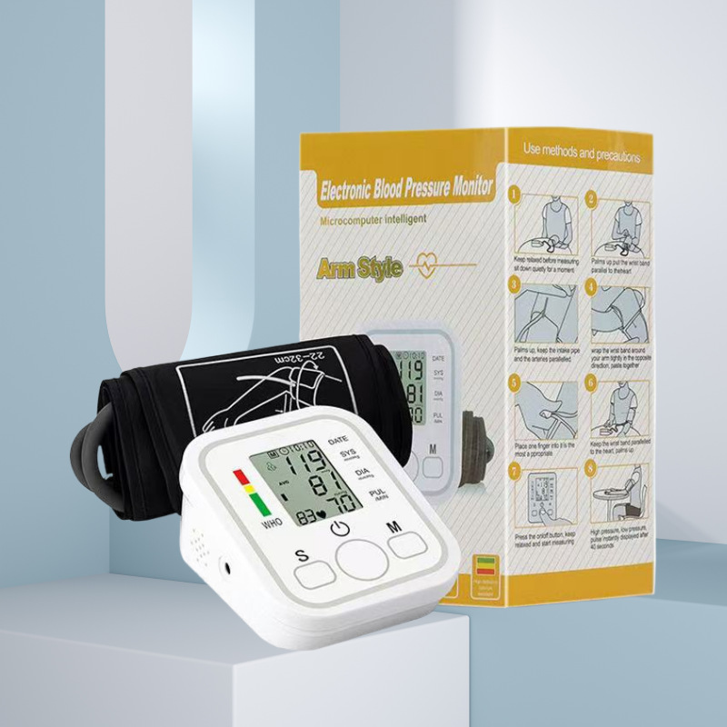 Esfigmomanómetro de muñeca Carga de voz china Esfigmomanómetro de muñeca Medición de presión arterial precisa automática de grado médico electrónico