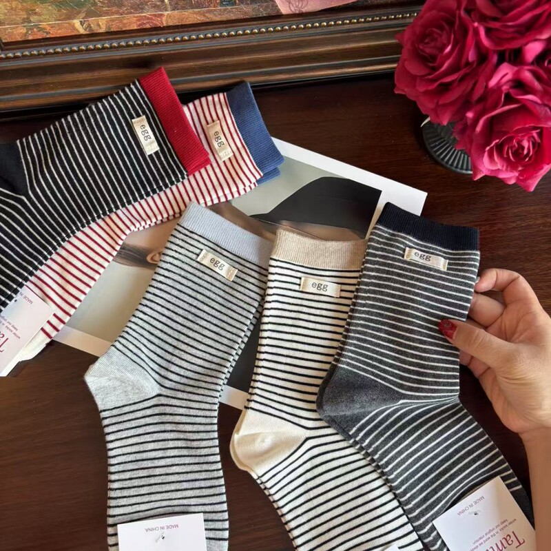 Korean-Style Internet Celebrity Trendy Socks with Striped Color-Blocking and Fabric Labels, Super Stylish Color-Blocking, Simple and Versatile Mid-Calf Socks