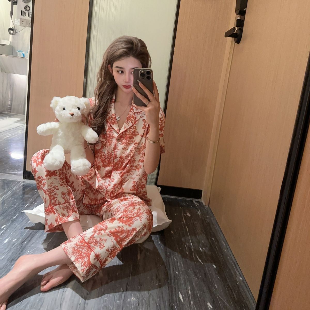 [Fujia oro corto largo] Año Nuevo Zodiaco rojo año desgaste hogar temperamento impresión nicho de seda de hielo pijamas de lujo