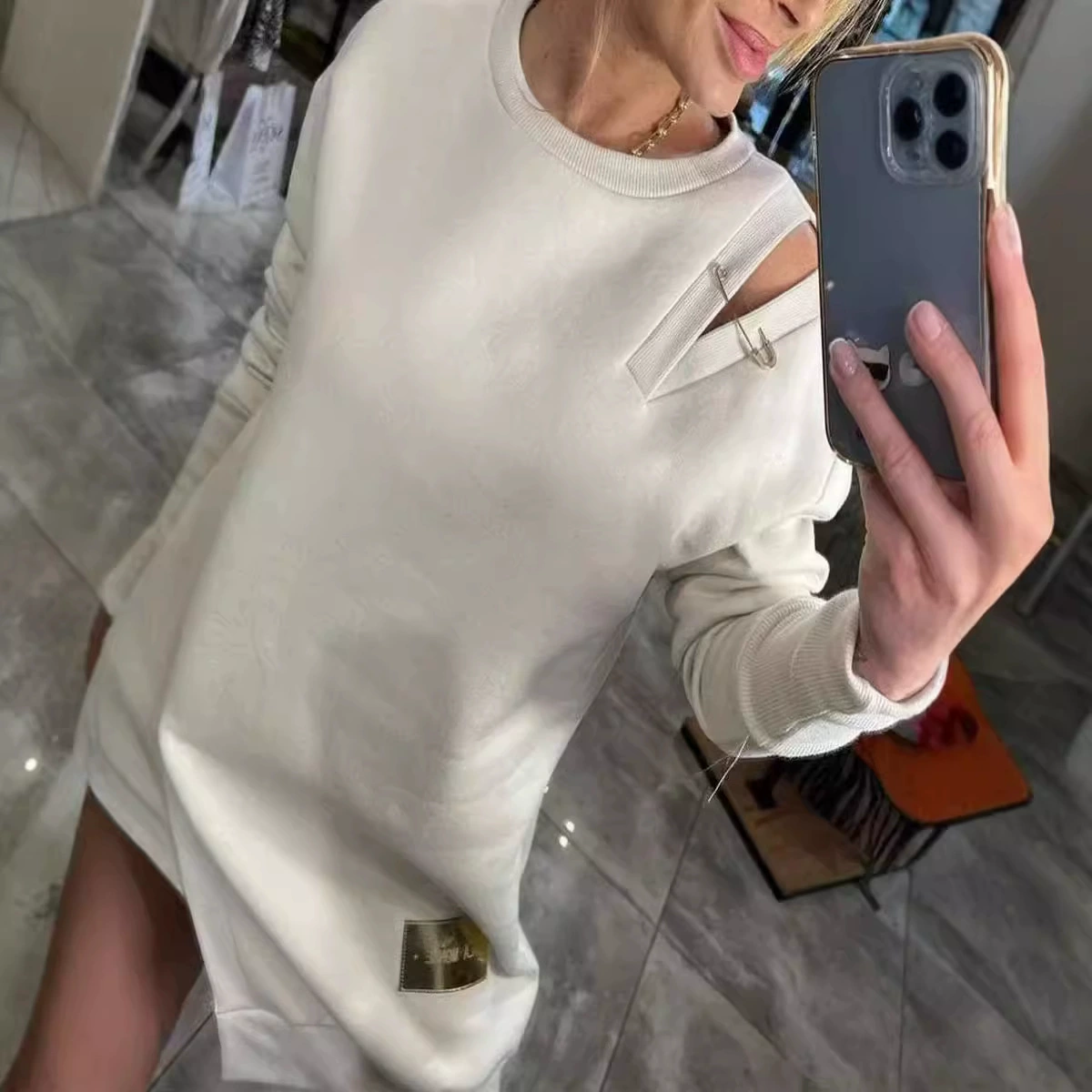 2024 осеннее платье новый внешний вид трансграничной торговли мода AliExpress с круглым вырезом с открытыми вилками и длинными рукавами свободное платье средней длины