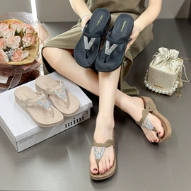 平底拖鞋;平底凉鞋;厚底拖鞋