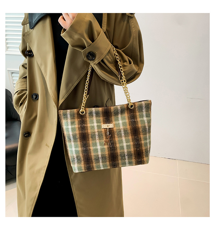 Fashionable woolen trendy striped deer bag for women, new autumn 2024 collection, chain niche single-shoulder crossbody bag undefined