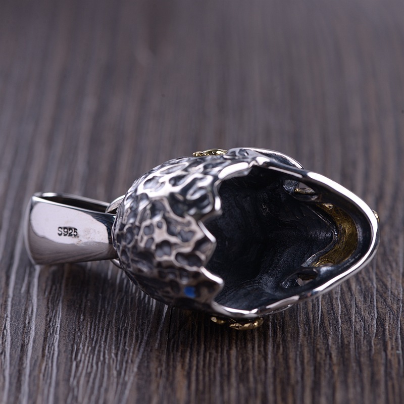 Collana artigianale di vendita calda con pendente a teschio floreale da uomo_voghion.com