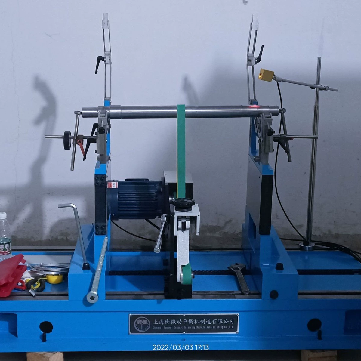 Динамический балансировочный станок для барабанов производства Shanghai Hengwei с надёжной передачей данных и возможностью вывода данных. Прост в эксплуатации.